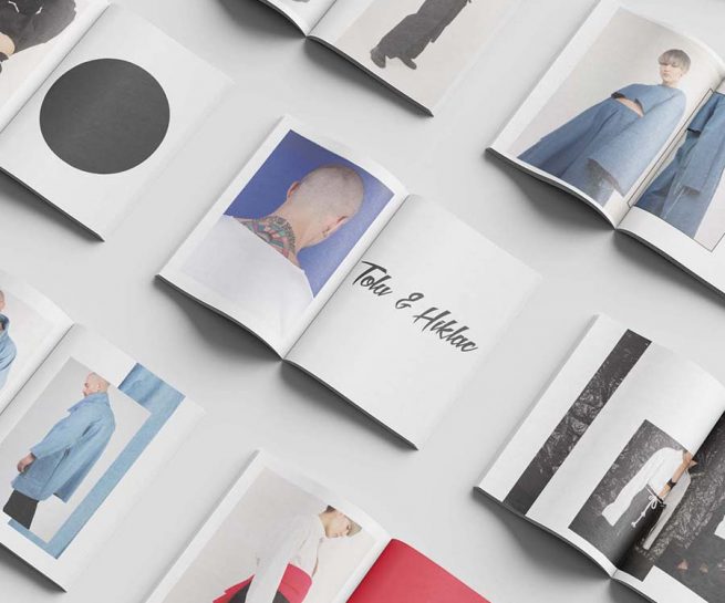 Mockup von einer Zeitschrift mit den Fotos vom Tolu&Hiklac Lookbook von Geschwisterliebe Boutique Stuttgart