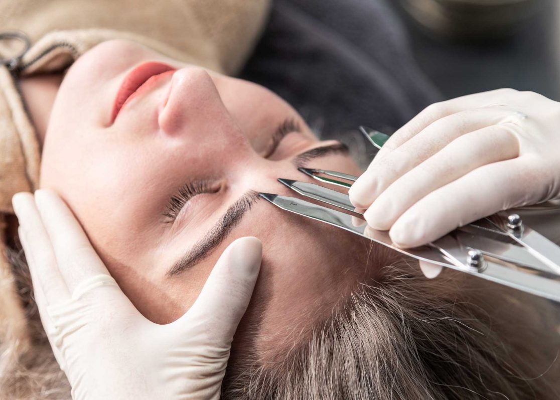 Augenbrauenbehandlung bei Beautique Ulm