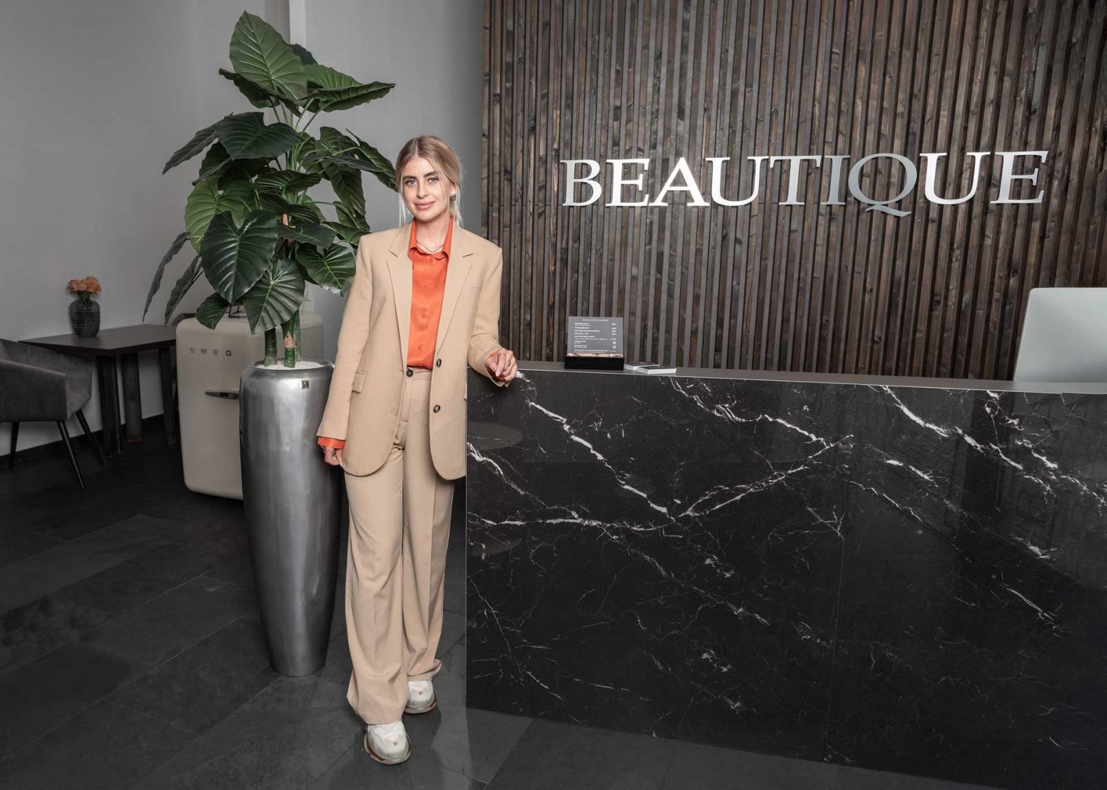 Porträt von Lisa Mayerhofer von Beautique Ulm