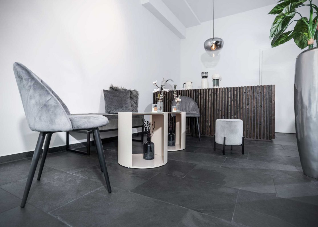 Moderner Wartebereich von Beautique Ulm