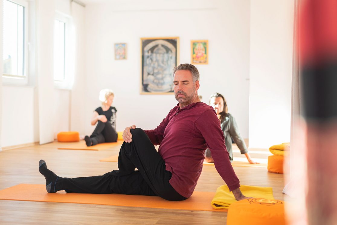 Yoga Stunde Einklang Team